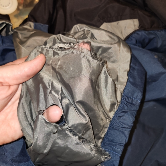 Boys size 14-16 Burnside Active warm jacket with hood that rolls away in collar - Picture 9 of 13